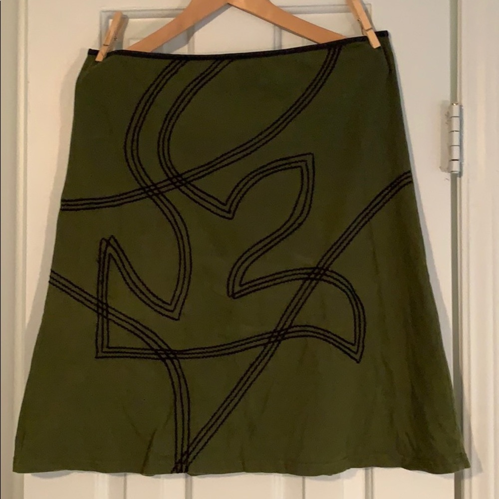 Cotton stretch skirt black embroidered design